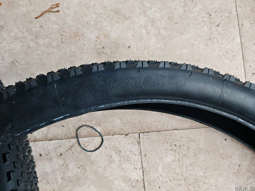 Mtb pnevmatike Pirelli