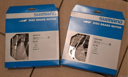 Dva rotorja Shimano XT SM-RT86 203 mm