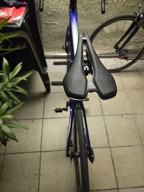 GIANT Propel 2023 – Shimano 105 – ML – aero cestno kolo