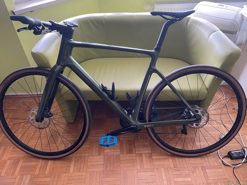 Scott Metrix 10 - karbon okvir, teža 9kg