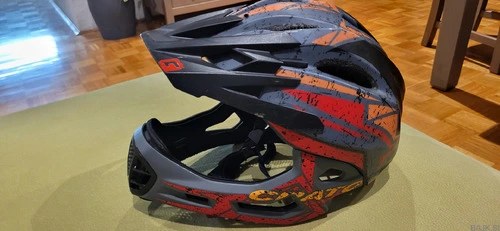 Cratoni MTB full face otroška čelada s snemljivim ščitnikom