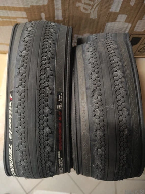 Gravel plašča Vittoria Terreno Zero, 700x35, 2 kosa