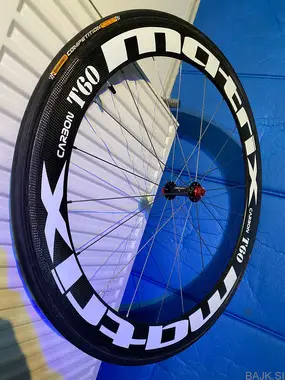 KARBON OBROČ ZA CESTNO KOLO/Continental Competition,110€