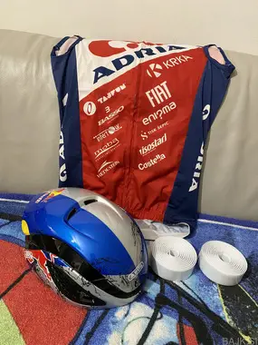 KOLESARSKI BREZROKAVNIK ADRIA + ČELADA + KRMILNI TRAK, 60€