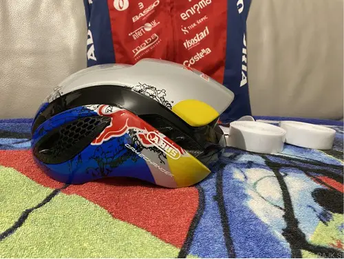 KOLESARSKI BREZROKAVNIK ADRIA + ČELADA + KRMILNI TRAK, 60€