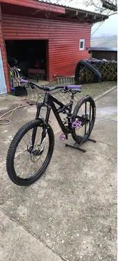 Specialized enduro-beri opis