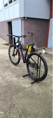 Specialized enduro-beri opis