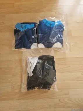 Movistar komplet dresov (L)