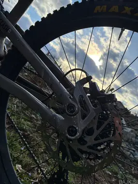 Commencal Clash 2023 M velikost