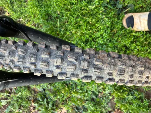 Commencal Clash 2023 M velikost