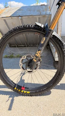 Santa cruz v10 2025