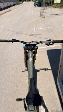 Santa cruz v10 2025