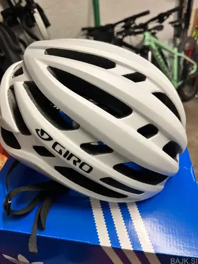 Kolesarska čelada Giro Agilis L