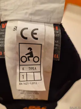 Ščitnik kolena SIXSIXONE velikost S