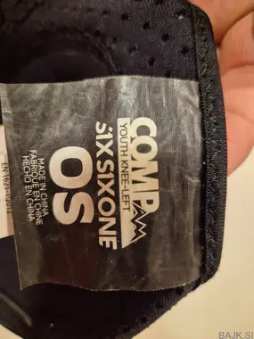 Ščitnik kolena SIXSIXONE velikost S