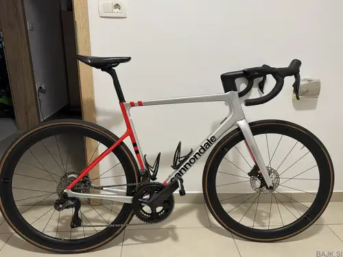 Cannondale cestni kolo.
