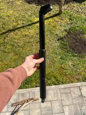 Popolnoma nova sedezna opora