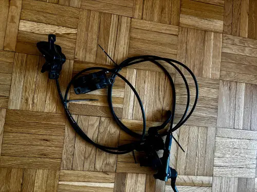 Zavore Shimano Deore M6120 4-batne komplet