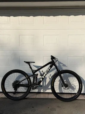 Trek slash
