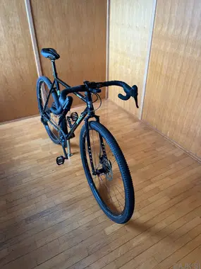 Gravel kolo Surly Straggler