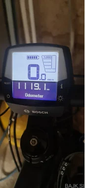 Trek Powerfly 5 samo 1000 prevoženih km