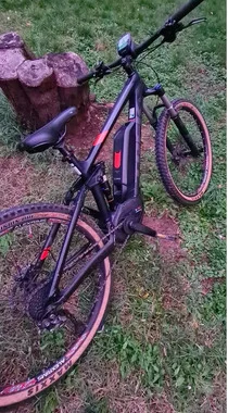 Trek Powerfly 5 samo 1000 prevoženih km