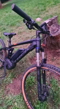 Trek Powerfly 5 samo 1000 prevoženih km