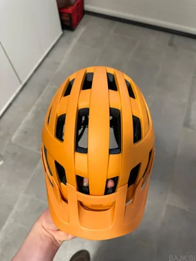 Prodam čelado Smith