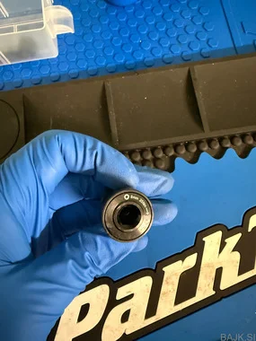 T-type vijak SRAM