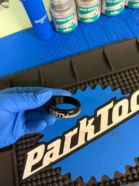 Sedežna objemka Deity 38,6 mm