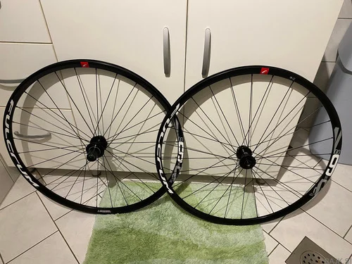 FULCRUM RACING 600 DB 100m rabljeni KOT NOVI SHIMANO, 180€