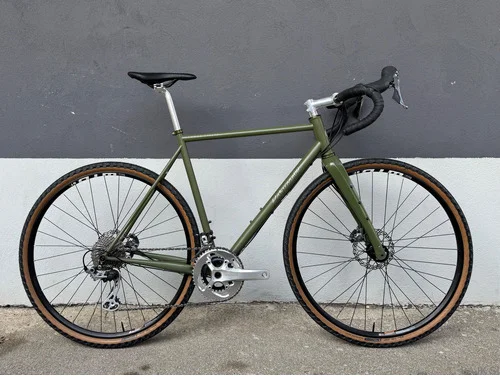 Karussell McAdam gravel kolo narejeno v Sloveniji