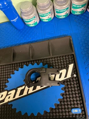 Nosilec krmila Canyon MTB