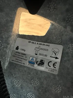 Prodam novo otroško čelado S - 49-54 cm z lučko zadaj