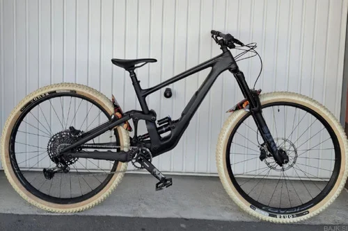 Enduro Comp Specialized S3 Carbon Chassis Mountain Trail Bike