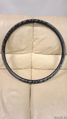 Nov karbonski obroč Bontrager Kovee Pro 30