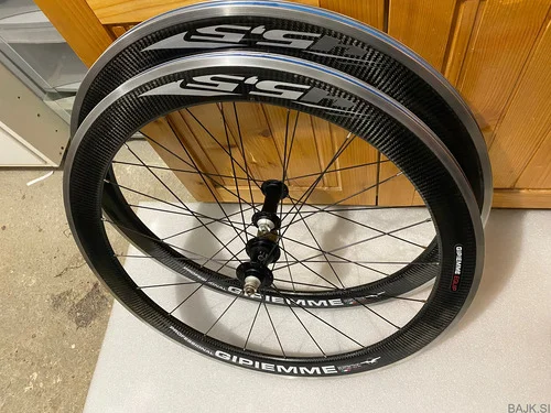 Karbon obročniki za cestno kolo Gipiemme 5.5H,SHIMANO,330€
