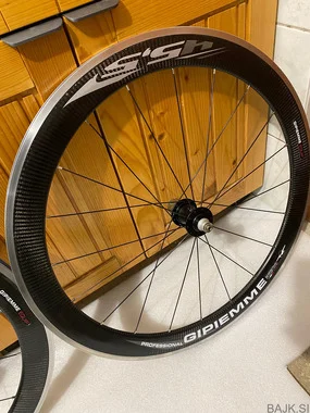 Karbon obročniki za cestno kolo Gipiemme 5.5H,SHIMANO,330€