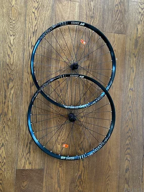 DT Swiss M1900 Spline 27,5" – tubeless ready, center lock, SRAM XD