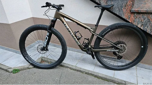 SPECIALIZED Epic WC pro L- NOV