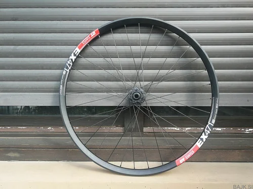 PREDNJI OBROČ S PESTO DT SWISS