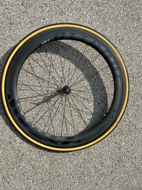 Gusto Ranger Team Limited – karbon + SRAM Force + Vision Metron 60