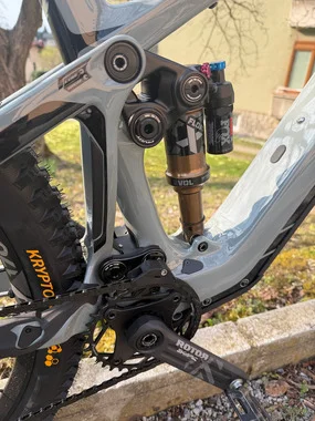 Pivot Shuttle SL PRO X0 L, NOV