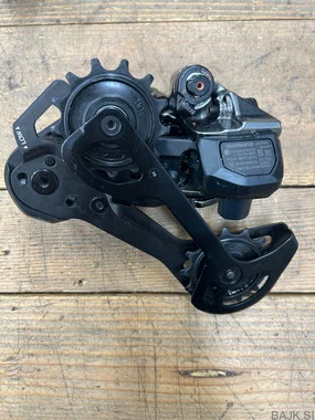 Shimano XTR Di2 upgrade kit + gonilka XTR ( z xt zobnikom, z ležajem, verigo in kaset)