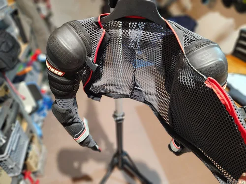 Body armour Dainese (kompletna zaščita zg dela + želva)