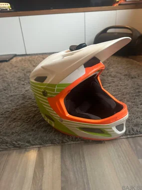 DH čelada Giro / nastavek GoPro originalvgrajen