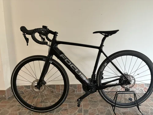 E - FOCUS PARALANE 2 - velikost  M - KOT NOV - MOŽNA MENJAVA