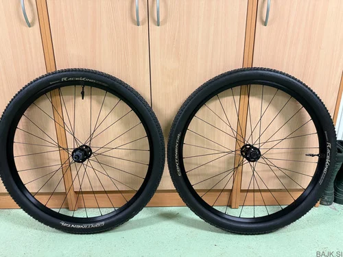 Set koles Specialized Control Al 29”