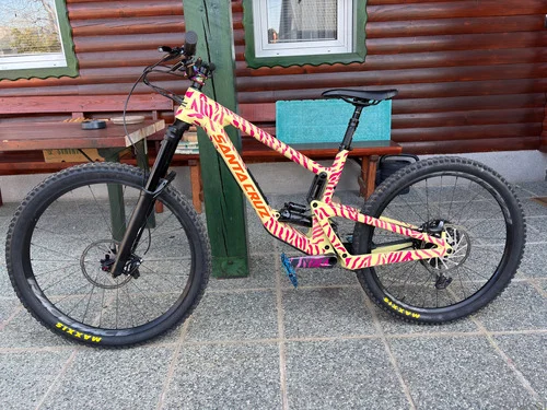 Santa Cruz nomad c, L okvir, kolo je z nadgradnjami