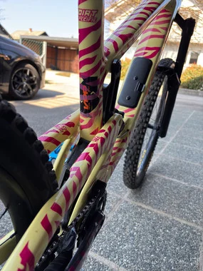 Santa Cruz nomad c, L okvir, kolo je z nadgradnjami